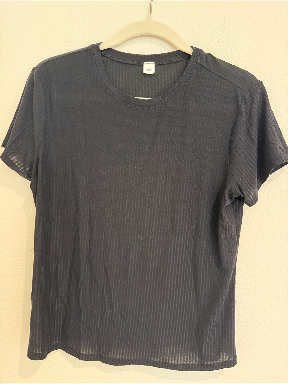 ALO Yoga Women’s Black Ribbed Short Sleeve Crew Tee